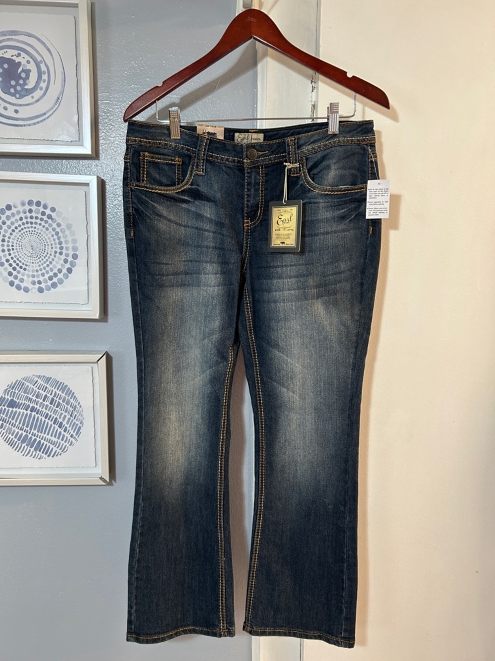 NWT Earl Jeans Women’s Petite Size 8P Blue Flare Jeans with Contrast Stitching